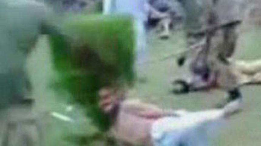 Askerlerden feci dayak!