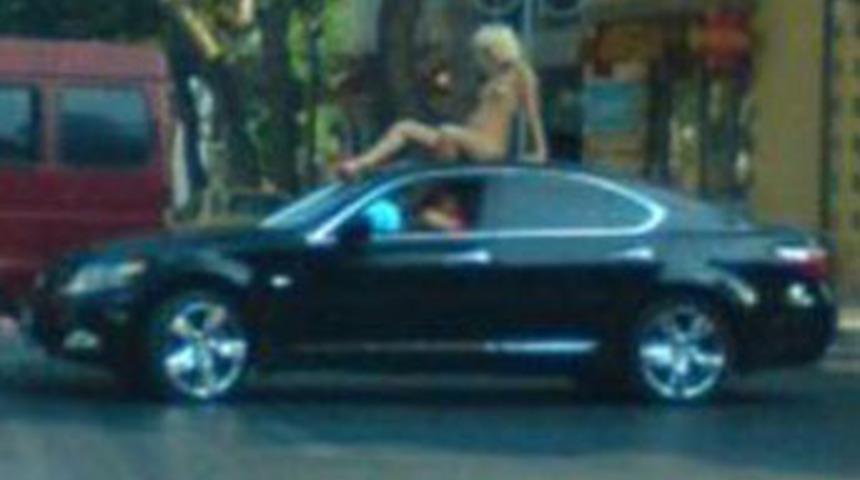 &Ccedil;ıplak yolculuk