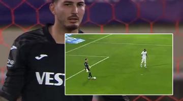 Trabzonspor, futbol tarihinin en garip gollerinden birini yedi! Dünya basını o anları konuşup paylaşıyor...