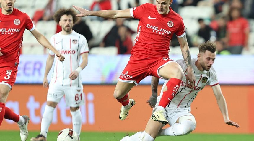 Sergen Yalçın'ın Antalyaspor'u rakip kaleyi bombardımana tuttu!