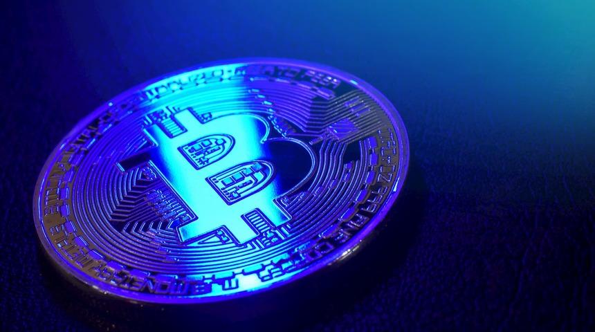 Bitcoin'de yeni rekor: 71 bin doların üzerine yükseldi