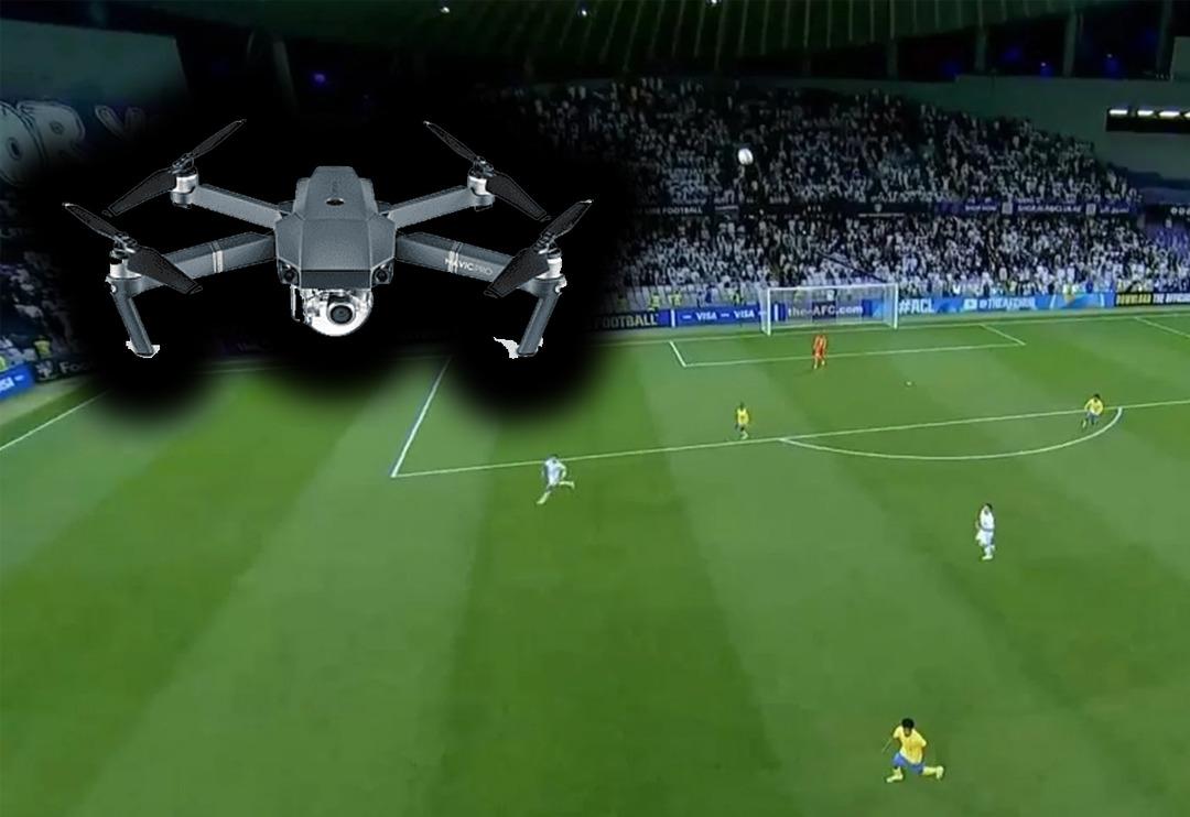 Ronaldo'nun formasını giydiği Al Nassr'ın ma&ccedil;ında top havadaki drone'a &ccedil;arptı! Sosyal medyada uzaylı yorumları yapıldı...