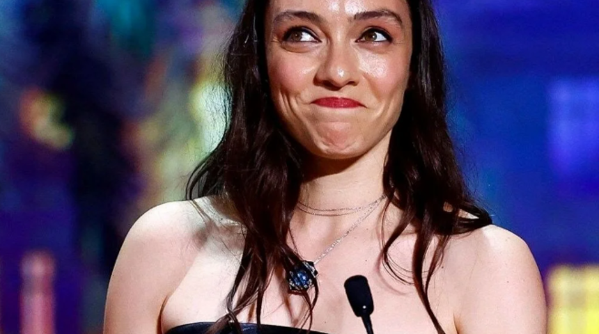 Cannes'a damga vurmuştu! Merve Dizdar'a bir ödül daha...
