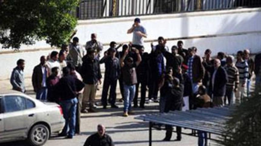 "T&uuml;rk bayrağını indirin"