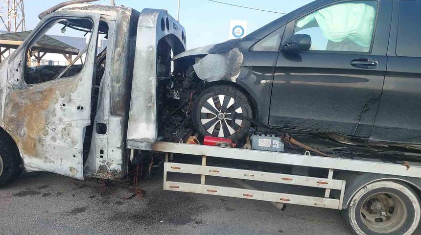 Mustafa Destici’nin kaza yapan makam aracını taşıyan çekici Amasya’da yandı