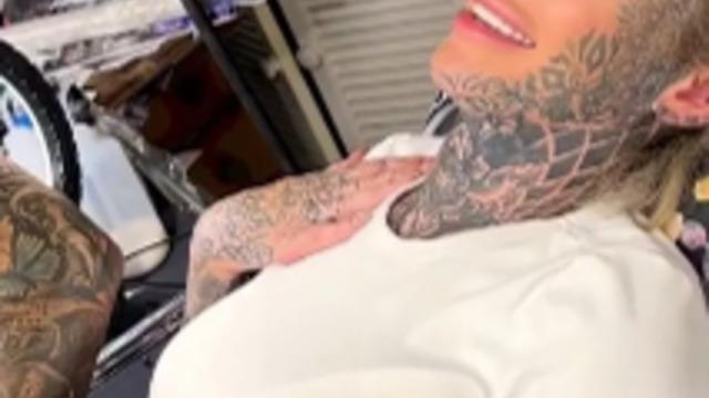 Vajinasına yaptırdığı dövmeyle gündeme gelmişti! Eleştirilere Kız arkadaşı da oradaydı cevabını verdi... 'Gerçekten acıdı'