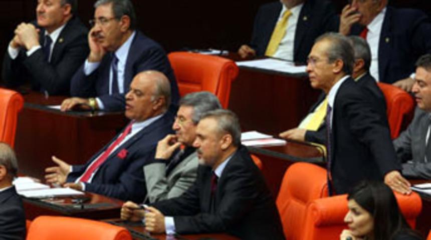 KHK &ccedil;ıkarma yetki tasarısına kabul