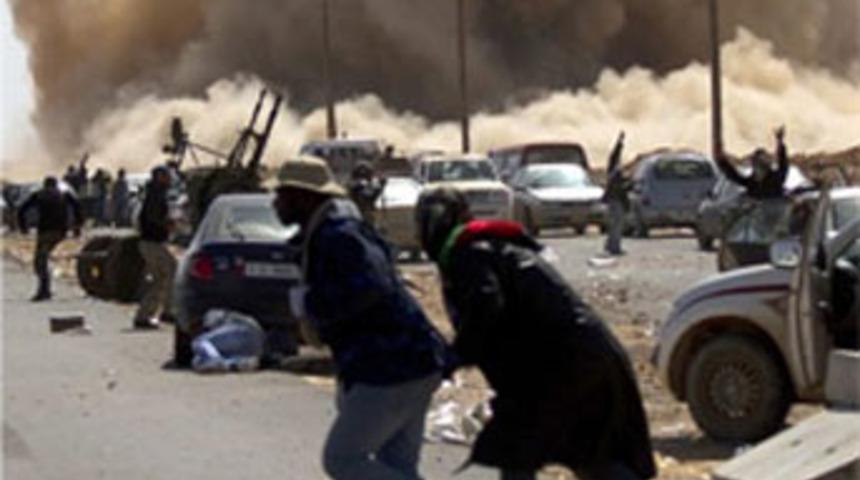 Kaddafi&rsquo;den şok hamle