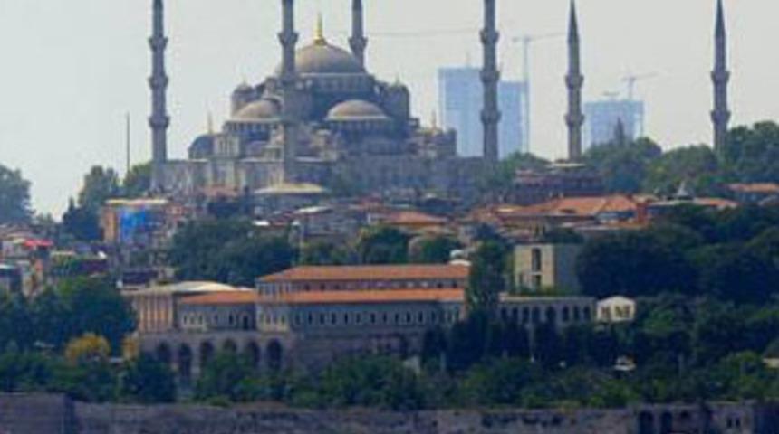 Tarihi sil&uuml;ete g&ouml;kdelenler girdi