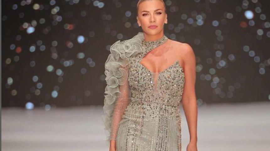 Ailesiyle Sri Lanka'ya tatile giden İvana Sert o anlarını anlattı: "Timsah ve kanguru eti denedim"