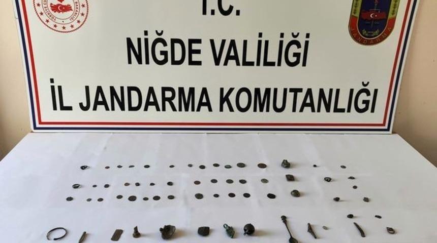 Niğde’de 75 tarihi obje ele geçirildi