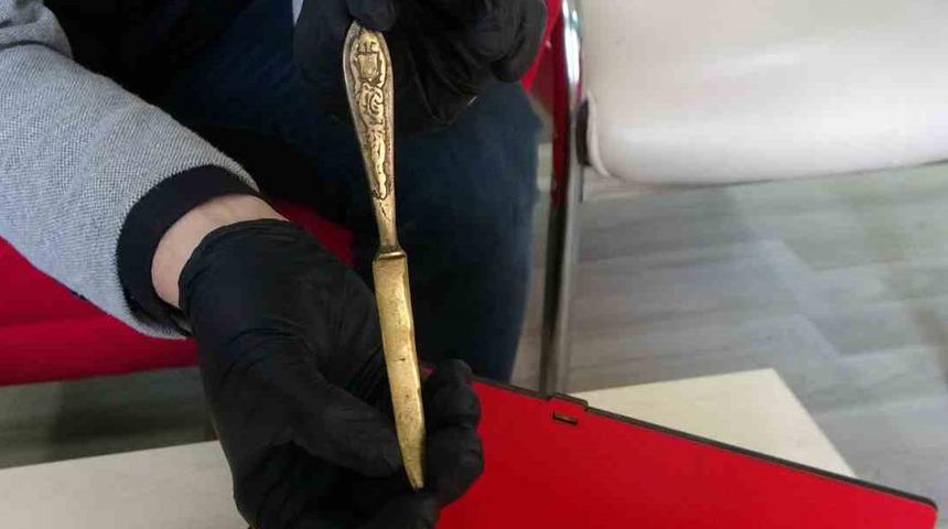 Dünyada benzeri olmayan Galatasaray logosunu buldu! Şimdi ise satışa çıkardı...