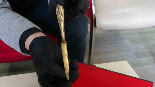 Dünyada benzeri olmayan Galatasaray logosunu buldu! Şimdi ise satışa çıkardı...