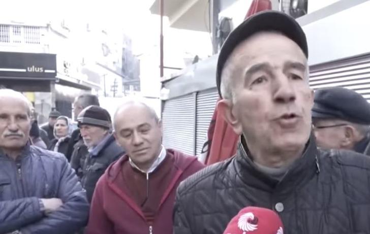 84 yaşında, 12 bin lira maaşı var! Et kuyruğundaki sözleriyle gündem oldu: Sofradan aç kalkıyorum, torunlar doysun diye... G2