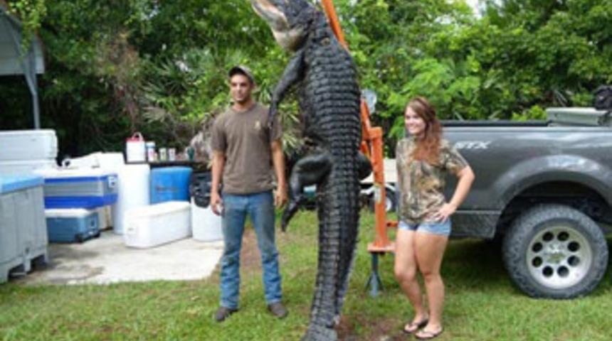 Oltayla 360 kiloluk timsah yakaladı