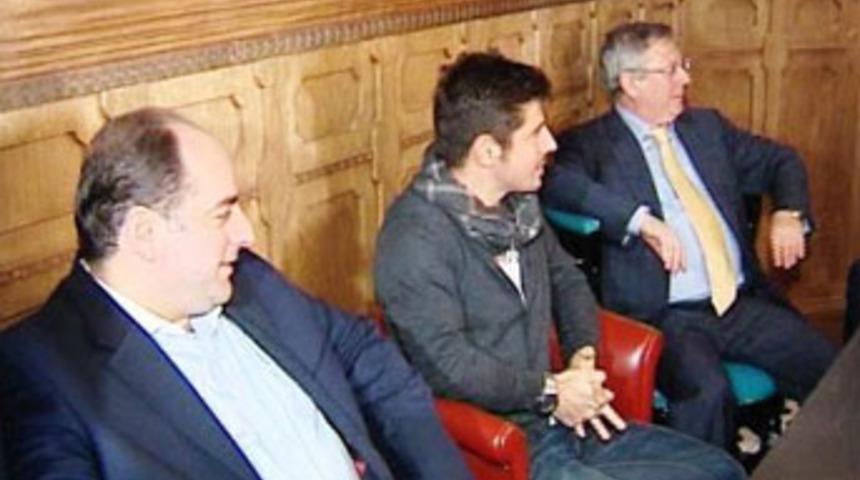 Yıldırım Savcı &Ouml;z ile b&ouml;yle el sıkışmıştı