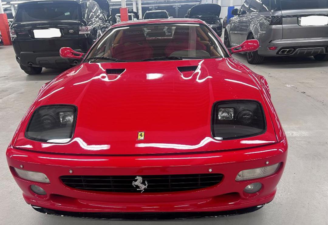 F1 s&uuml;r&uuml;c&uuml;s&uuml;n&uuml;n kayıp Ferrari'si 28 yıl sonra bulundu! Yarış esnasında &ccedil;alındı