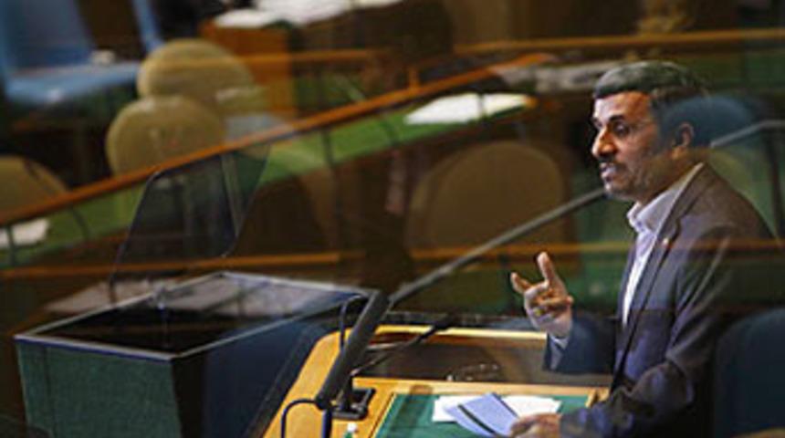 Ahmedinejad konuşurken salonu terkettiler