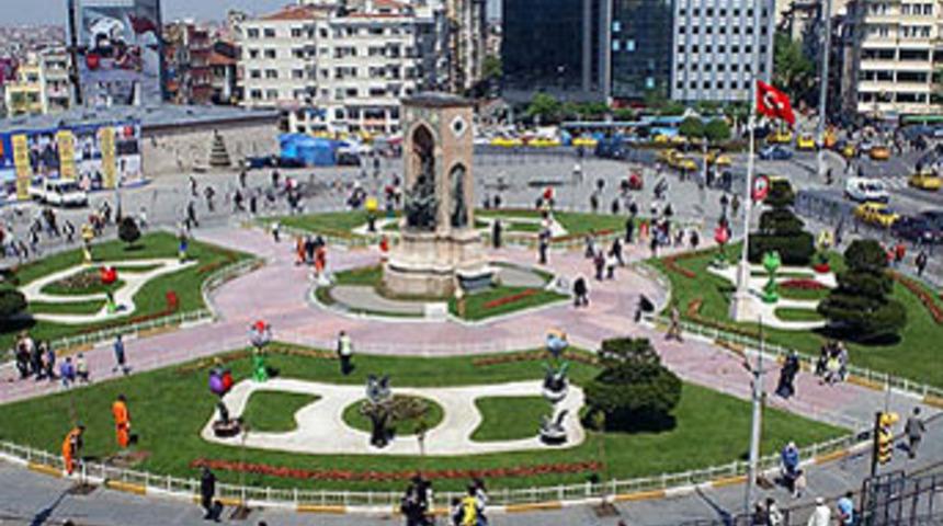 Taksim Meydanı yayalaşıyor