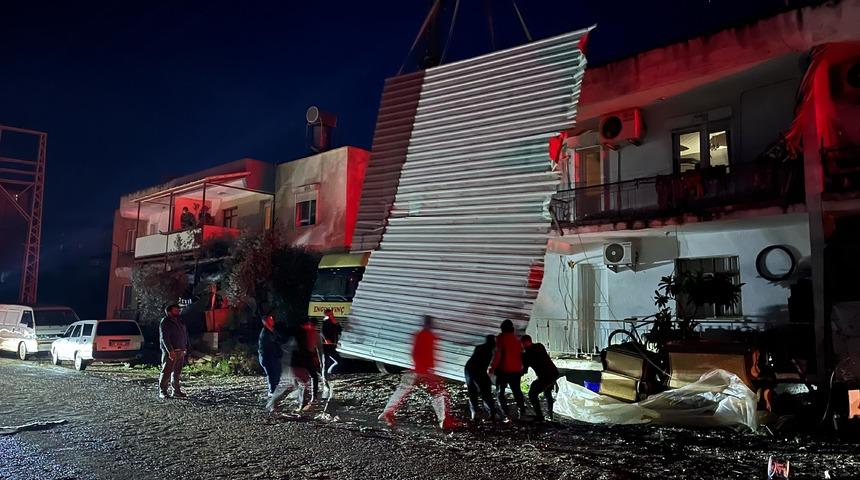 Antalya'da sağanak, fırtına ve hortum etkili oldu
