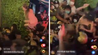 Trans bireylerin Müşterimizi çaldın kavgası bir anda alevlendi! O anlar anbean paylaşıldı... Saç saç baş başa girdiler yetmedi tırmanıp üzerine atladı