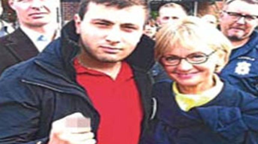 T&uuml;rk gen&ccedil;ten &lsquo;&ouml;zg&uuml;rl&uuml;k işareti&rsquo;