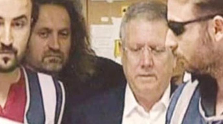 Aziz Yıldırım tekrar hastanede!