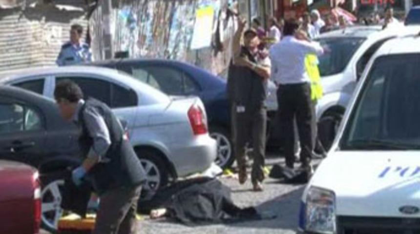 Zeytinburnu'nda silahlı saldırı: 3 &ouml;l&uuml;