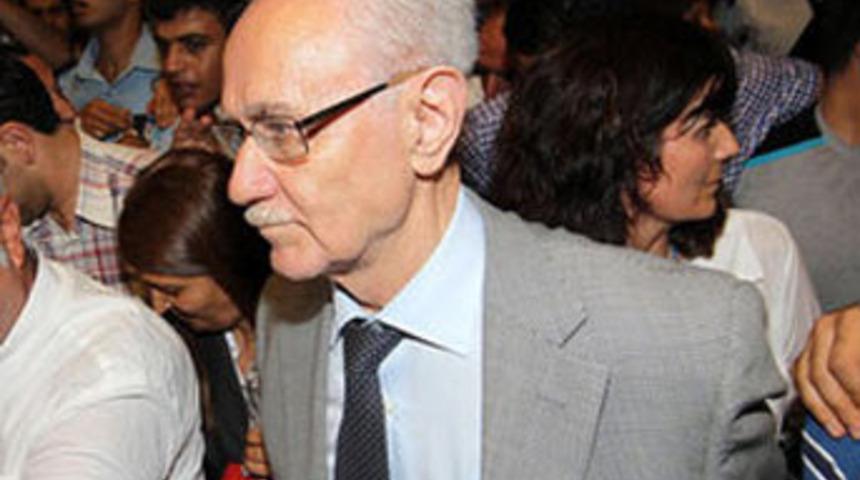 Sürgündeki Kürt yazar Türkiye'ye döndü