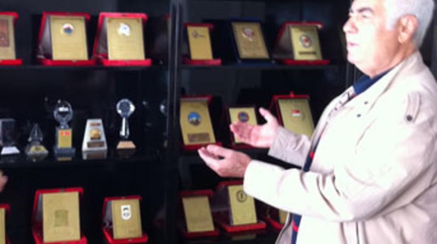 &Ouml;lmeden adını sildiler