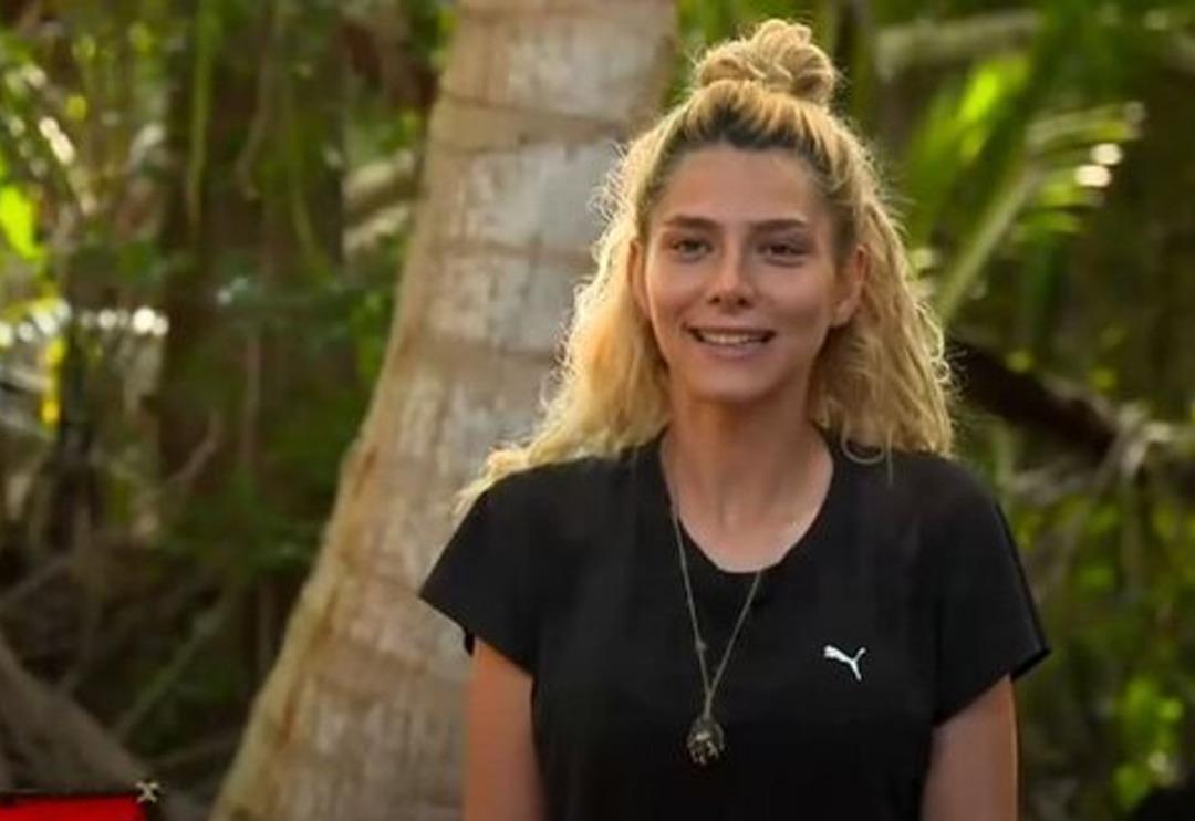 Estetiklerini gizlemeyen İlayda Şeker filtresiz halini paylaştı! Yeni imajı dikkat &ccedil;ekmişti