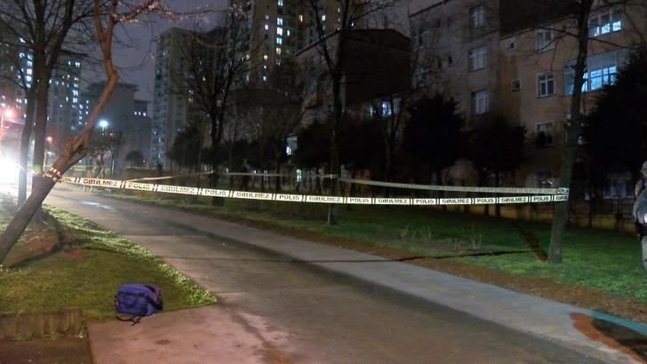 Kedilerin çöpleri karıştırmasıyla ortaya çıktı! Yer: Esenler... Poşete sarılmış haldeydi G2