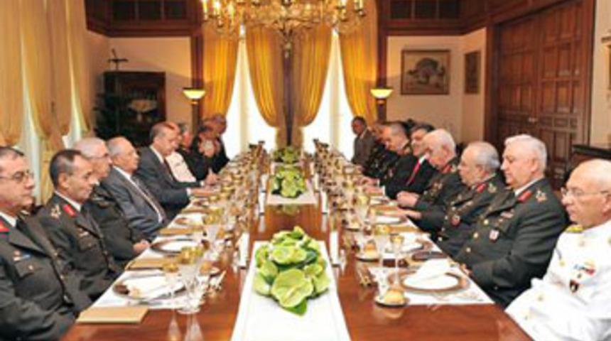 YAŞ'ta 14 yerine 9 orgeneral