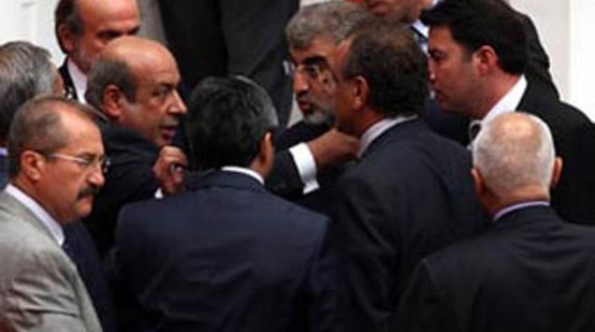 Meclis'te 'ter&ouml;rist' gerginliği