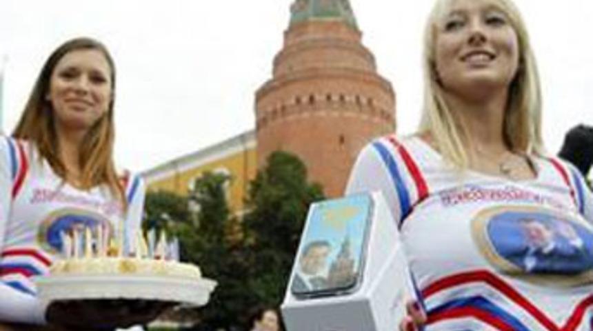 'Medvedev kızları' karaborsacı &ccedil;ıktı!