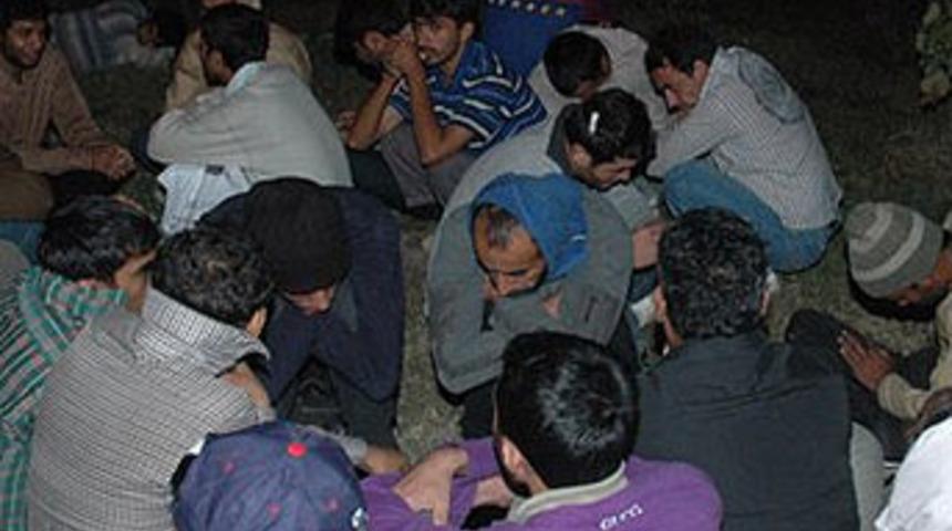 M&uuml;ltecileri TEM'de bıraktılar!