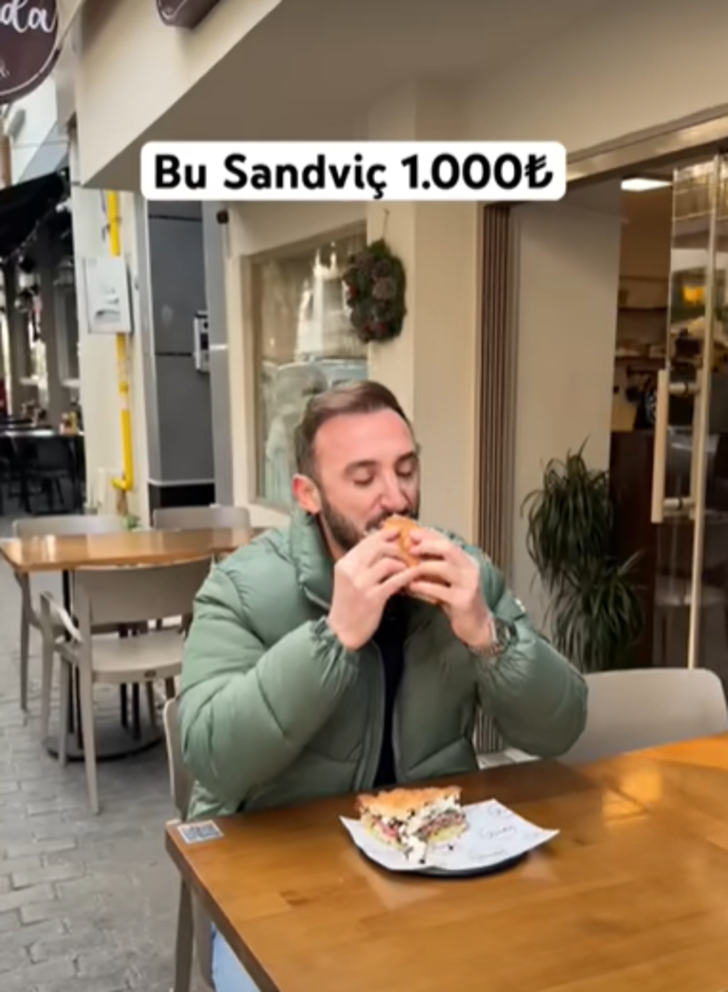 İzmir'deki 1000 liralık sandviç gündem oldu!  İçindekiler bilindik fiyatı şaşırtıcı: Kuzu kulağı, slayze domates...  G3