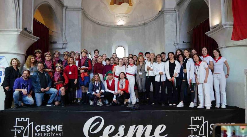 5 ülkeden öğrenci ve öğretmenler Çeşme’de ağırlandı