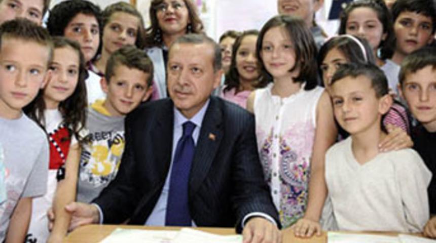 Makedonlar i&ccedil;in de 'en az 3' dedi!