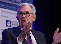 Dünya piyasalarının beklediği açıklama geldi! Faiz indirimi için ilk sinyali verdi, dolar fiyatları nasıl etkilenir?