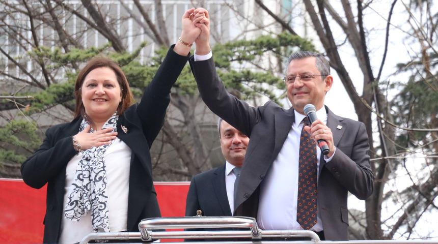 Özgür Özel 'sürçülisan' demişti! Barış Yarkadaş canlı yayında açıkladı: 'Burcu Köksal tam tersini söyledi'