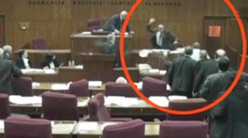 KKTC Meclisinde vekilden konuşma rekoru