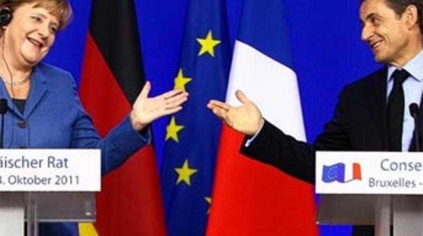 Merkel ve Sarkozy İtalyanları fena kızdırdı!