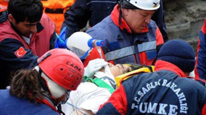 Japon doktor depremde &ouml;ld&uuml;