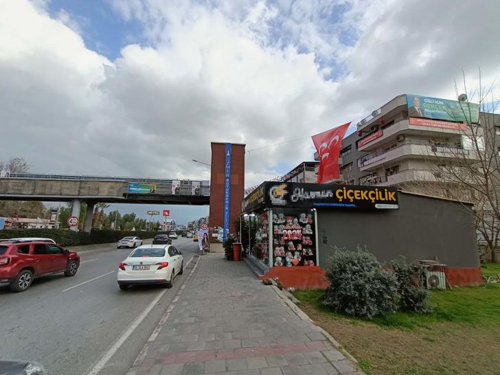 Yer: İzmir! Ortalık bir anda karıştı: Çiçekçiler de dahil oldu, yaralılar var G4