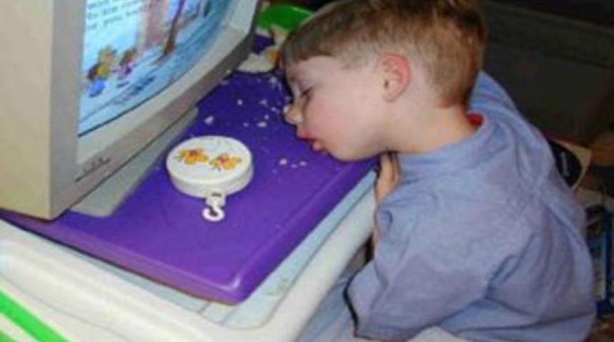 Tabletler &ccedil;ocuk oyuncağı oldu