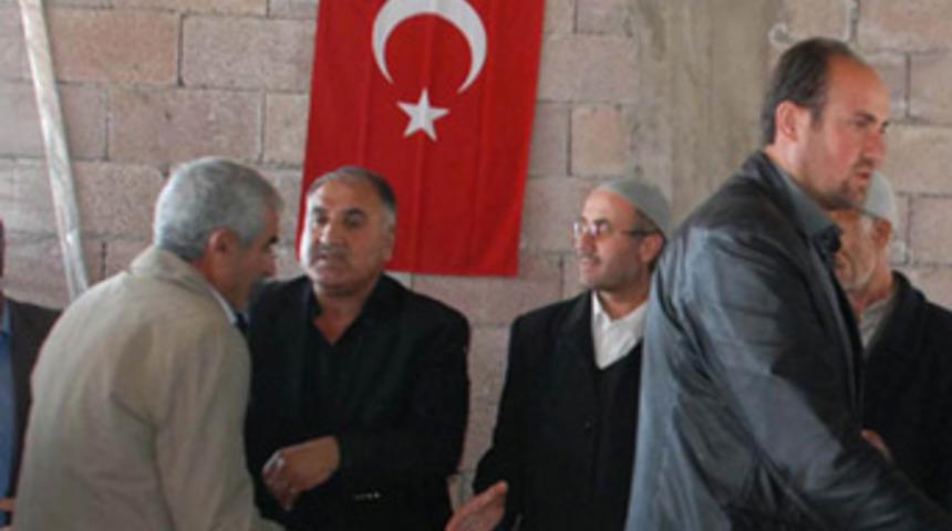 Ter&ouml;ristin taziye evinde T&uuml;rk bayrağı