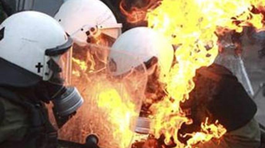 Yunanistan yanıyor!