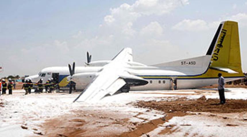 U&ccedil;ak g&ouml;vde &uuml;st&uuml;ne iniş yaptı