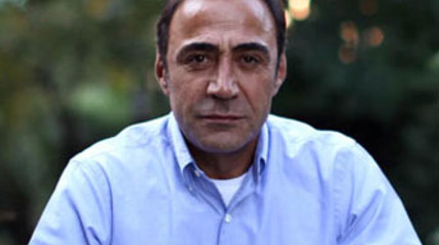 Berhan Şimşek CHP'yi topa tuttu